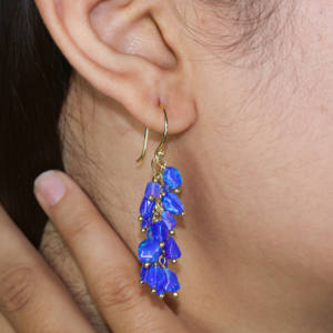 Boucles d'oreilles en argent sterling 925 faites à la main pour femmes grappe de perles d'opale bleue naturelle plaqué or à la mode cadeau de mariage parfait - Product Image 3