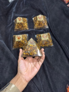 Generador de Energía Orgónica de Cristal de Ojo de Tigre Natural Pulido en Forma de Pirámide para Sanación con Reiki, Feng Shui, Meditación y Decoración del Hogar - Product Image 1