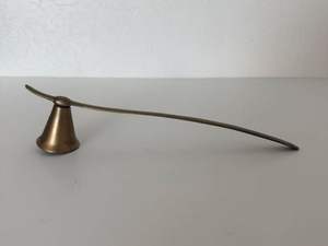 Apagavelas de Hierro Elegante, Estiloso, Duradero, Funcional, Decorativo, Único, Hecho a Mano, Perfecto para el Cuidado de Velas de Mesa - Product Image 6