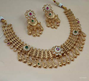 ENSEMBLE DE BIJOUX INDIENS TRADITIONNELS ET À LA MODE EN CUIVRE ENSEMBLE DE BIJOUX DE MARIAGE POUR FEMMES BOUCLES D'OREILLES ET COLLIER - Product Image 1