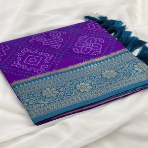 Sari en soie Patola Bandhani de qualité supérieure VASTRA COTTAGE avec des tissages Meenakari, contraste de brocart tissé avec des fils Zari, contraste de blouse - Product Image 3