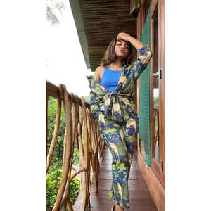 Ensemble coordonné pour femme Mughal Garden avec haut à manches longues et décoration élégante à boutons, tissu Oxford 100% coton - Product Image 5