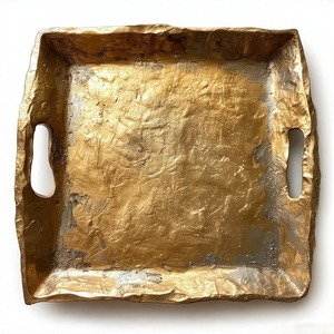 Bandeja de aluminio fundido manual Mystic Flow con cuerpo rectangular definido Acabado vintage y asas de estilo fluido para comedor de lujo - Product Image 6