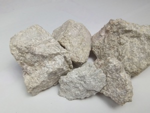 Pyrophyllite tỷ lệ khung hình cao đóng vai trò là tác nhân tạo hạt hiệu quả trong nhựa, giảm thời gian chu kỳ và tăng cường độ trong. - Product Image 6