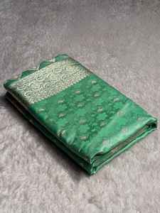 Saree Tradicional Banarasi Mashru Katan Tejido a Mano, Muy Popular, Protección Solar, Secado Rápido, Fácil de Usar en Todas las Estaciones - Product Image 5