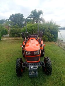 สภาพดีเยี่ยมสำหรับ Kubota EK1 261รถแทรกเตอร์ที่มีประสิทธิภาพและเชื่อถือได้สำหรับทุกความต้องการทางการเกษตร - Product Image 2