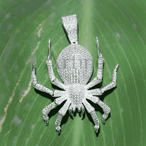 Elegante Cadena Cubana de Plata con Diamantes y Dije para Unisex en Joyería de Moda Clásica - Product Image 1