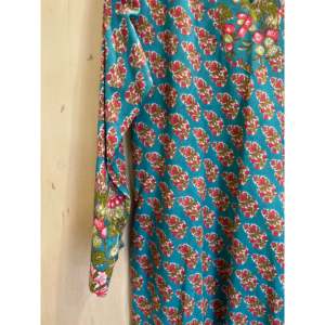 Vestido Casual de Verano con Cintura Elástica, Estampado Floral, Transpirable, Estilo Lindo, Tallas XL 2XL Mín. Pida 2 piezas-SUMMER GARDEN 2 - Product Image 3