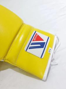 Guantes de Boxeo Amarillos Personalizados Winning, Guantes de Boxeo Profesionales para Competición Winning, Guantes Winning de Cuero Genuino con Cordones - Product Image 4