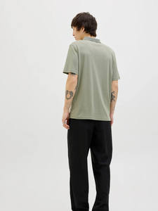 T-shirt à la mode pour hommes Fournisseur de mode Vêtements streetwear personnalisés pour salon Tenue quotidienne décontractée et livraison en gros - Product Image 2
