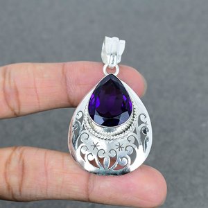 Pendentif en pierre précieuse d'améthyste Forme de poire à facettes Fournisseur de pendentifs en laiton plaqué argent d'améthyste de haute qualité en Inde - Product Image 2
