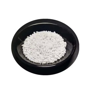 Flocons de PET lavés et clairs, prêts pour le commerce international, avec une forte demande sur le marché. - Product Image 1