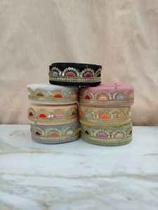 Tissu en dentelle florale brodée de sequins haut de gamme avec motifs élégants pour les mariages et les vêtements de créateurs - Product Image 3