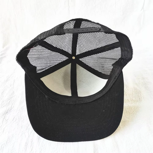 Casquette Trucker Classique à 6 Panneaux et Visière Plate, en Denim Personnalisé avec Patch Tissé, Dos en Maille, Fermeture Snapback, Noir Uni pour le Sport - Vente en Gros - Product Image 2