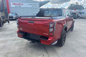 Isuzu D-Max 1.9 TD DL40 4WD Euro IV (s/s) 2024 Usado, 4 Puertas, Volante a la Izquierda, Asientos de Cuero, Cámara Trasera, Pantalla Táctil, 5 Plazas, Xenón - Product Image 3