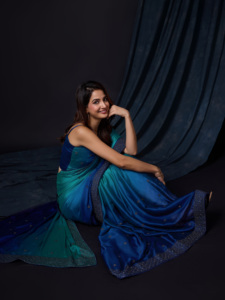 Sari indien non cousu pour femmes Trendmalls, en soie Rangoli, broderie lourde, double teinte, coupe régulière, toutes saisons, fête, mariage - Product Image 4