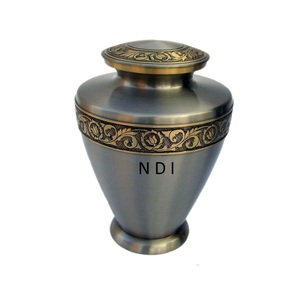 Urnes de crémation commémoratives design élégant urnes de cercueil en métal en laiton pour le corps humain fournisseur de cendres adultes de l'Inde - Product Image 4