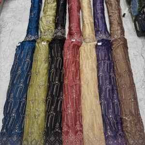 Tissu en soie orné de perles de qualité supérieure pour la confection de robes de mariage, sari, lehenga, dupatta, tenues décontractées et formelles, et tenues de soirée haute couture. - Product Image 3