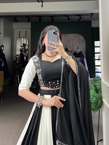 Diseñador puro rayón pesado Lehenga Choli liso e impreso con espejo trabajo encaje Gota Patti para verano e invierno ropa de boda - Product Image 6