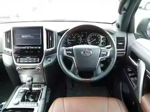 USADO 2021/22 Volante a la Izquierda Asientos de Cuero Cámara Trasera 360° Transmisión Automática Techo Panorámico Buen Estado Listo para Conducir - Product Image 5