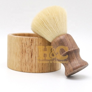 Brosse à barbe Hooper and Company HAC-SB-09005 neuve avec manche en bois, poils de blaireau de qualité supérieure, pour salon, voyage, nettoyage du visage et de la barbe - Product Image 2