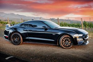 Ford Mustang GT Coupé Premium Coyote V8 2020, Usado en Excelentes Condiciones, Paquete de Rendimiento GT, Propiedad de un Propietario del Oeste - Product Image 2
