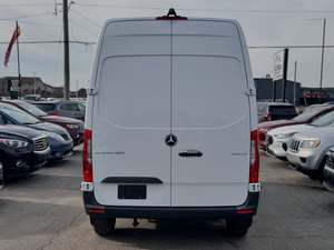 Mercedes-Benz Sprinter Cargo Van 2500 Usada del 2023 - Product Image 2
