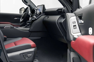 Mejor Oferta 2024 para VXR 3.3L Euro IV 300-400Ps-Attitude Negro Interior Negro y Rojo Oscuro - Product Image 5