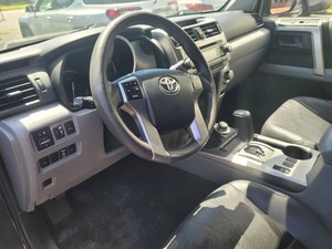 โตโยต้า 4Runner Limited AWD ปี 2013 สภาพดีเยี่ยม รถ SUV 4 ประตู เกียร์อัตโนมัติ เครื่องยนต์ V8 - Product Image 5