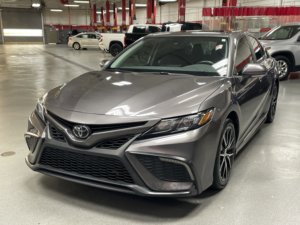 โตโยต้า แคมรี่ SE ปี 2023 มือสอง สภาพดี - Product Image 3