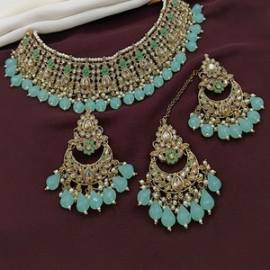 Ensemble collier boucles d'oreilles Kundan en alliage métallique ethnique en alliage de cuivre laiton perle mariages vêtements de mariée fiançailles - Product Image 1