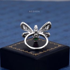 Anillo de plata con forma de mariposa, anillo de Esmeralda cultivado en laboratorio con forma de pera, anillo de cóctel de plata, diseño único de proveedor indio - Product Image 5