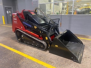 รถตักล้อยางขนาดเล็ก TORO DINGO TXL2000 ปี 2026 พร้อมระบบขับเคลื่อนแบบตีนตะขาบ เครื่องยนต์ Kubota KYB 92 กิโลวัตต์ น้ำมันเบนซิน ประสิทธิภาพสูง พร้อมตลับลูกปืน รับประกัน 4 ปี - Product Image 1