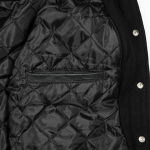 Veste universitaire bleu marine pour homme avec manches en cuir et bordure jaune, style preppy, coupe classique, vêtement d'automne - Product Image 3