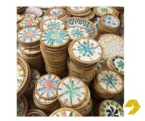 Sous-verres en rotin élégants faits à la main pour la décoration de table sous-verres en mosaïque de nacre conque placemate tendance chaude - Product Image 3