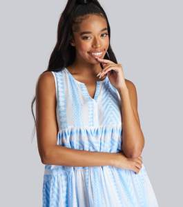 V-Weaving Artisan-Made Robe d'été pour les femmes porter V Weaving Texture manches courtes été et plage, tenue décontractée robe pour les femmes - Product Image 2