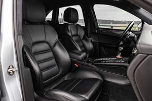 Porsche Macan Turbo 2015 Usado, Motor V6 Turbo de 400 hp, Tracción en las Cuatro Ruedas, Paquete Sport Chrono, Mayormente Sin Modificar - Product Image 5