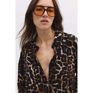 เสื้อเชิ้ตลายสแนปออน - Product Image 2