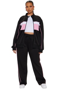 Conjunto de 2 Piezas de Ropa Deportiva Personalizada con Pedrería, Pantalones Acampanados y Sudadera con Capucha - Product Image 1