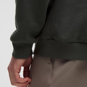 เสื้อฮู้ดผู้ชายแบบสวมหัวไม่มีเชือก20% ผ้าฝ้าย80% หนักผ้าโพลีเอสเตอร์สีทึบสำหรับฤดูหนาว - Product Image 4