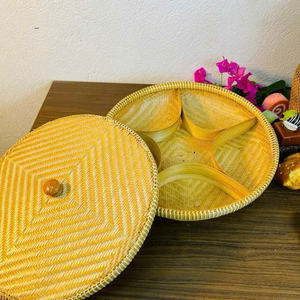 Plateau en bambou vintage, panier cadeau en bambou avec motif hexagonal pour le rangement à domicile et la décoration des festivals saisonniers, rangement pour bonbons - Product Image 2