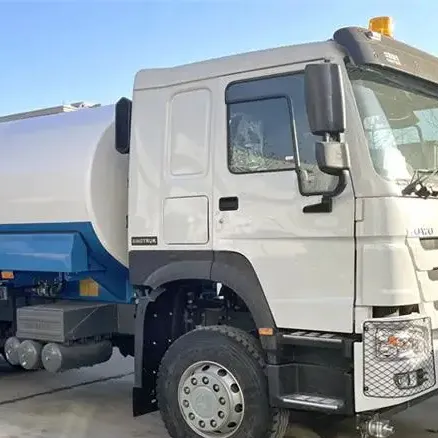 Calidad 2009 usado/nuevo camión cisterna de agua Howo 6x4 en venta