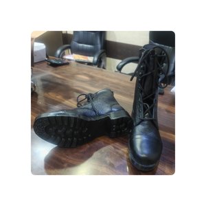 Chaussures de cheville hautes modernes et élégantes pour femmes Matériau souple et durable Parfait pour les tenues de tous les jours - Product Image 1