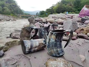 Jarra de cuerno vikingo natural para beber, gran jarra de cerveza inspirada en artesanías de media luna - Product Image 4