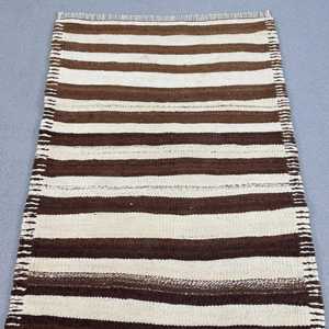 2.5x9.1 ft Vintage Kilim Rug, Turkish Rug, <b>Brown</b> Plants & trees <b>Wool</b> Rug - Product Image 5