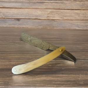 Maquinilla de afeitar de Damasco antigua hecha a mano para barberos hecha de hueso de camello con hoja de acero inoxidable - Product Image 5