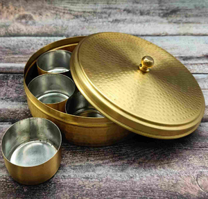 Boîte Masala en laiton pour épices boîte de rangement en laiton 7 contenants et 1 cuillère boîte à épices 10 pièces ensemble à des prix compétitifs - Product Image 4
