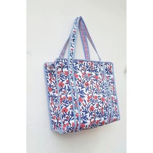 กระเป๋าโท้ทผ้าฝ้ายบุซิปพิมพ์ลายดอกไม้แบบแฮนด์บล็อก ขนาด 14x16 นิ้ว - Product Image 2