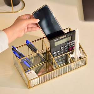 Plateau de rangement en verre à bord doré de style nordique, élégant organiseur de bureau pour papeterie et étui de rangement de beauté, plateau miroir de luxe - Product Image 1