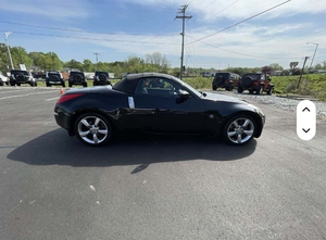 Nissan 350Z Roadster Touring asequible en venta con bajo kilometraje, motor de gasolina, coche usado en buen estado y sin accidentes ¡Oferta imperdible! - Product Image 2